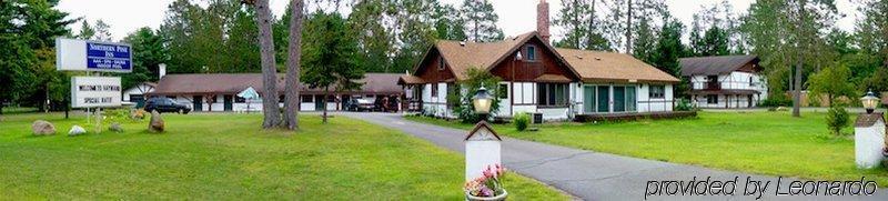 Northern Pine Inn Хейуърд Екстериор снимка