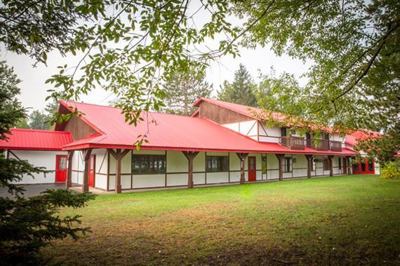 Northern Pine Inn Хейуърд Екстериор снимка