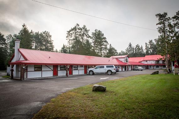 Northern Pine Inn Хейуърд Екстериор снимка