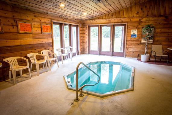Northern Pine Inn Хейуърд Екстериор снимка